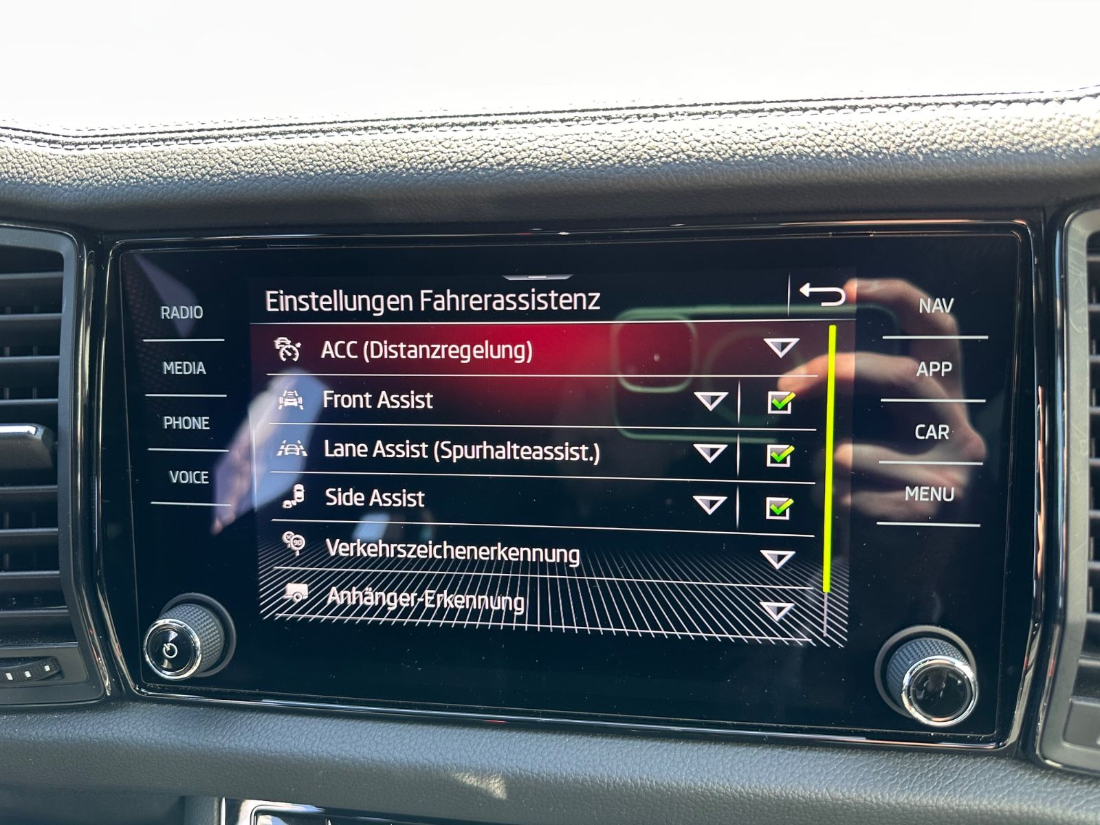 Fahrzeugabbildung SKODA Kodiaq Sportline 2.0 TDI 4x4 Matrix/AHK/ACC/Navi