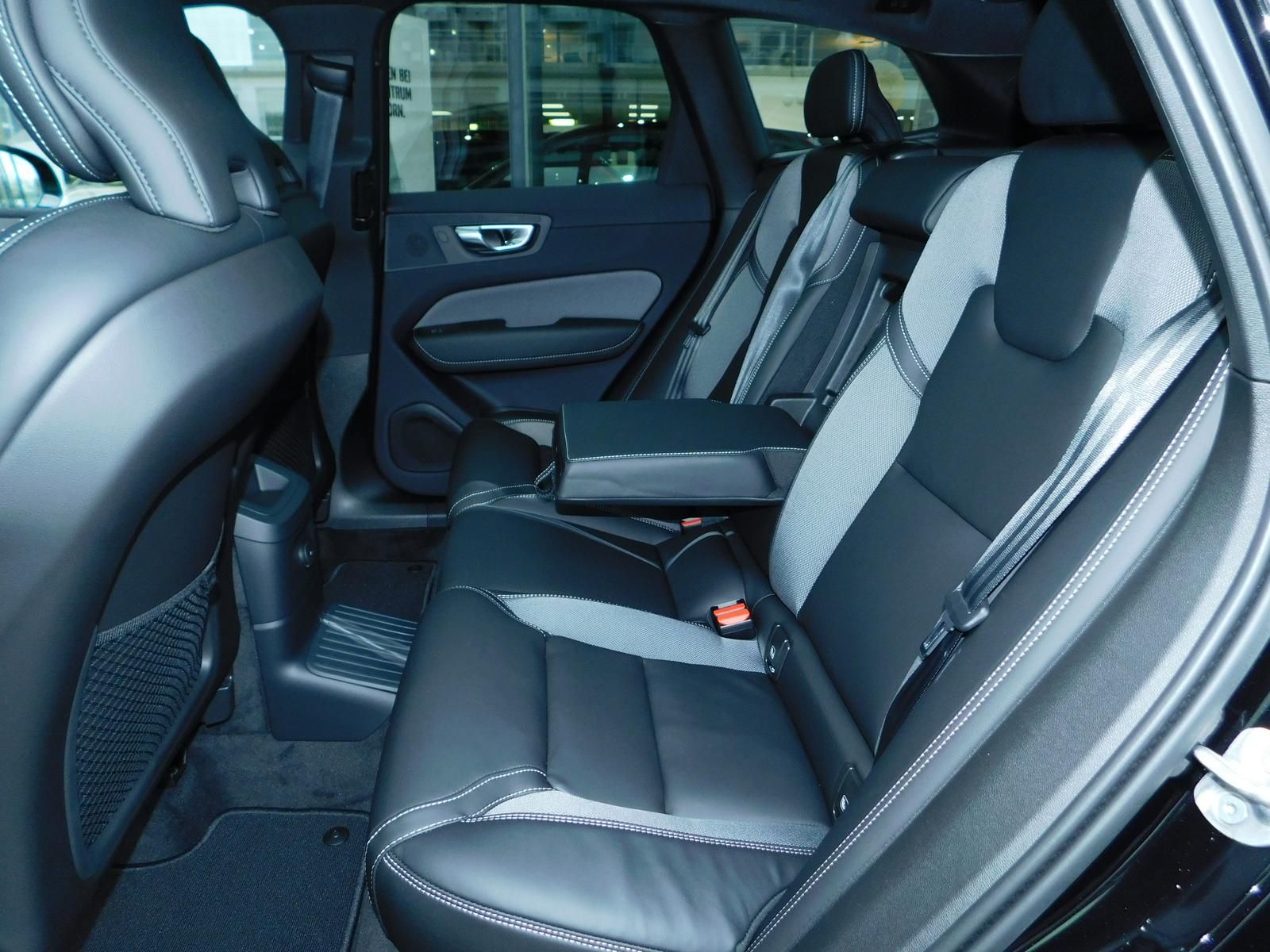 Fahrzeugabbildung Volvo XC60 T6 Recharge Plus Black Edition