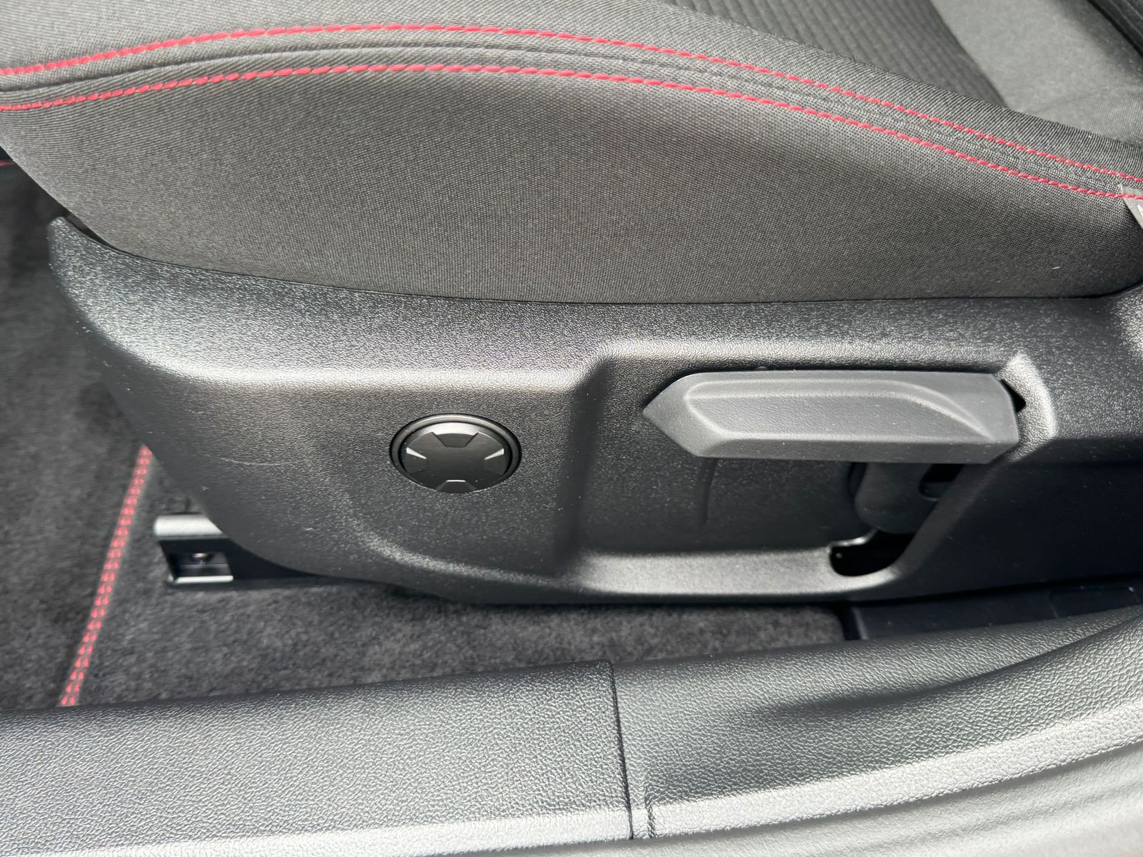 Fahrzeugabbildung Ford Focus 1.0 ST-Line X MATRIX*B&amp;O*ACC*KAM*APP*LHZ