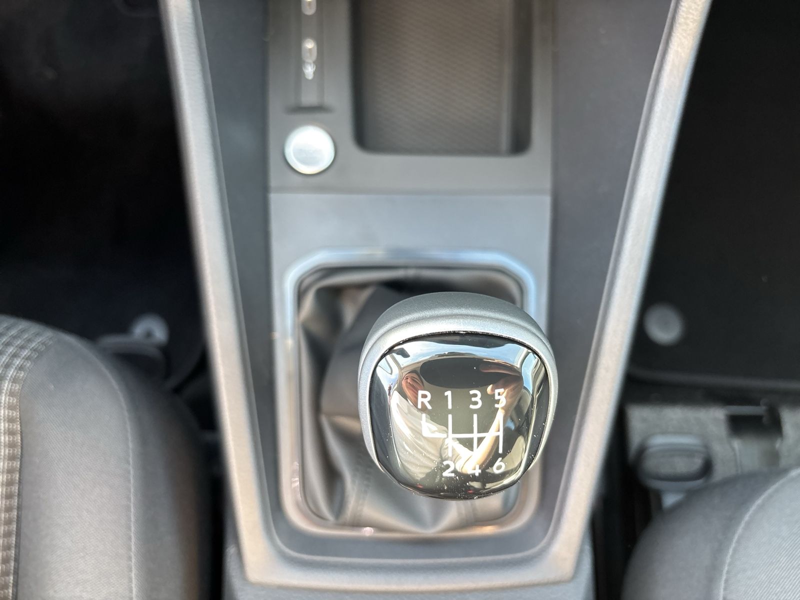 Caddy 2.0 TDI, Climatronic, AHK, Navi, Alu 16",