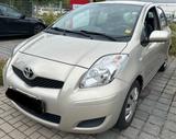 Toyota Yaris 1.3l Sol*Klima*Automatikgetriebe* - Toyota Yaris mit Benzin-Antrieb: Limousine, Automatik, Klimaanlage