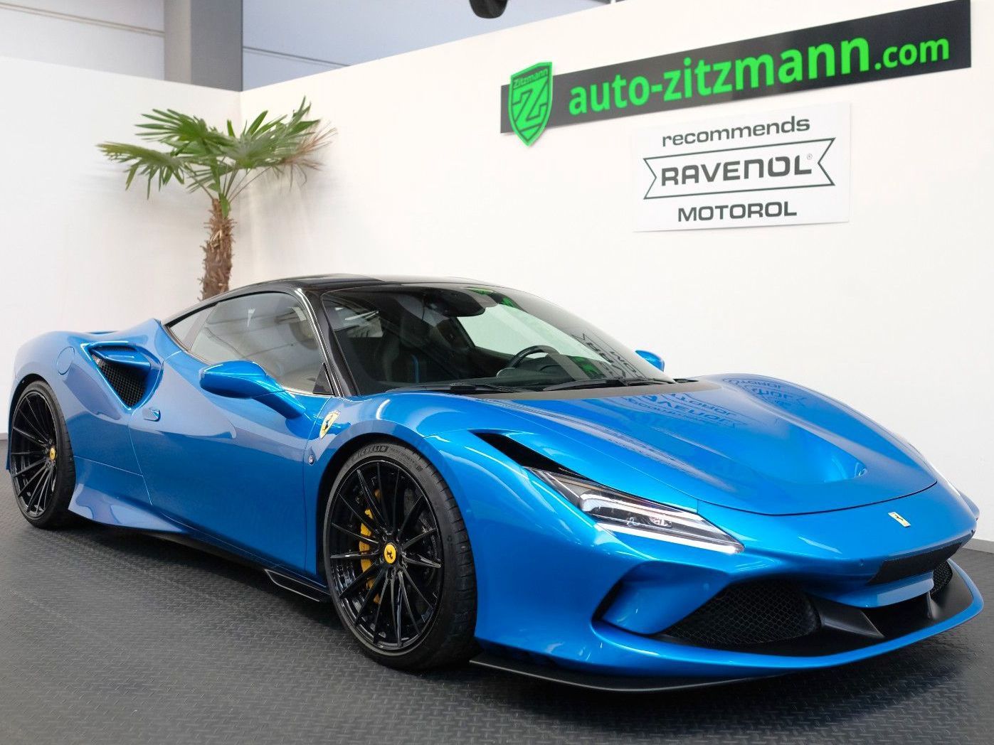 FERRARI F8