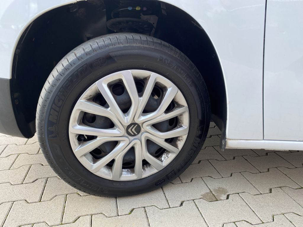 Fahrzeugabbildung Citroën Berlingo MPV M PureTech 110 FEEL *Keyless*Klimaa