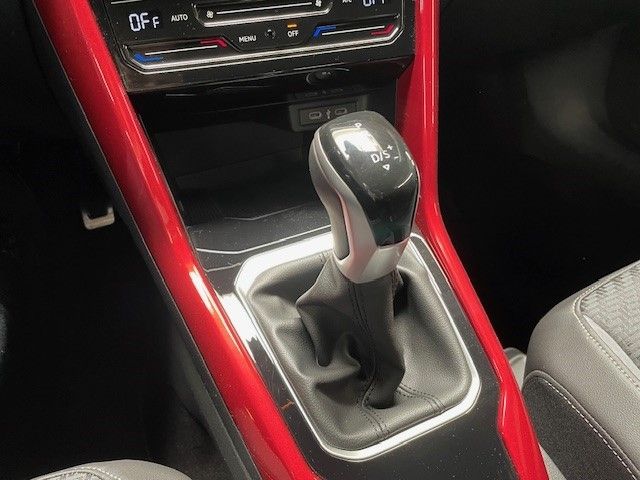 Fahrzeugabbildung Volkswagen T-Roc Cabriolet R-Line 1.5 TSI DSG Sportpaket Na