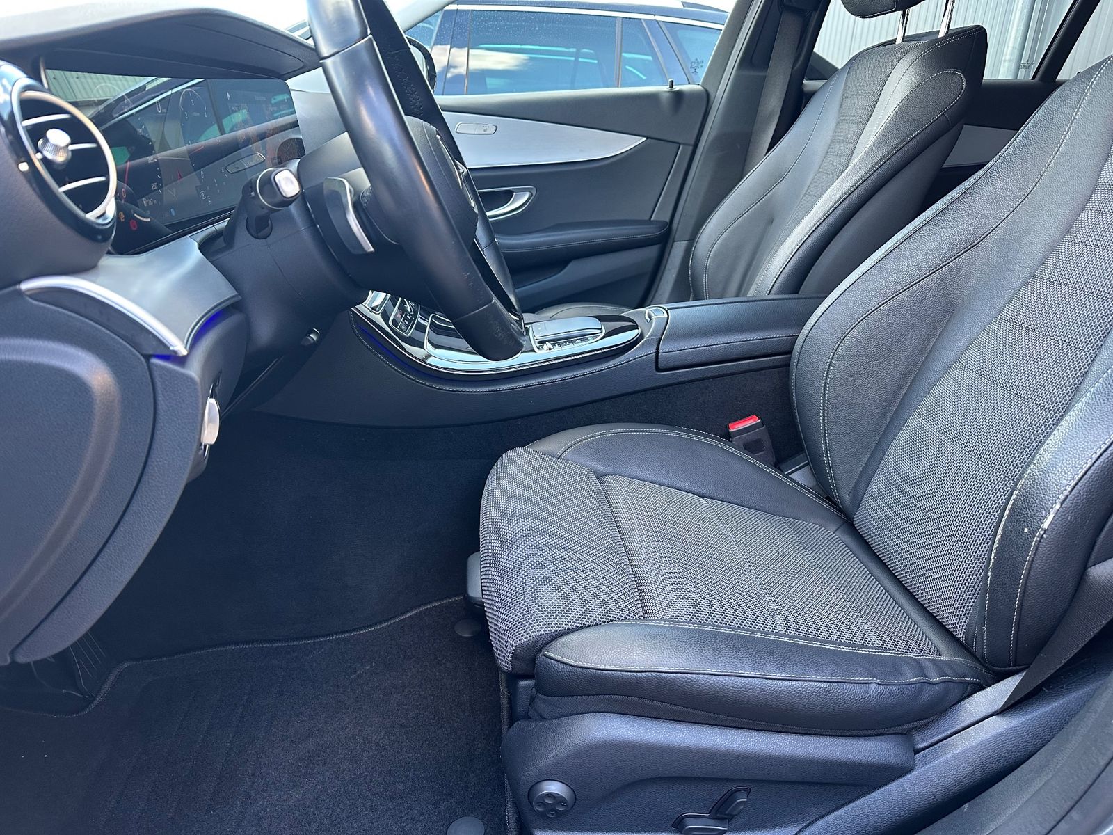 Fahrzeugabbildung Mercedes-Benz E 220 d T 4Matic Avantgarde NAV+LED+WIDESCEEN