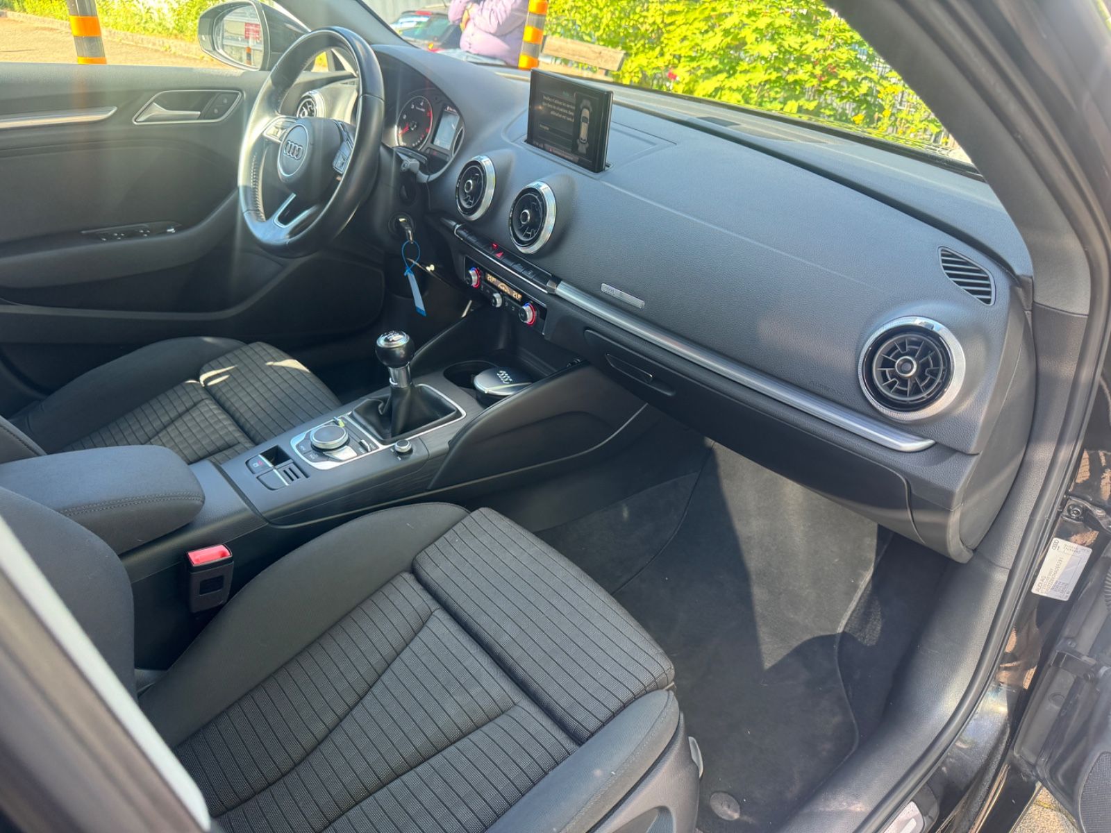 Fahrzeugabbildung Audi A3 Sportback sport Navi+LED+Bluetooth