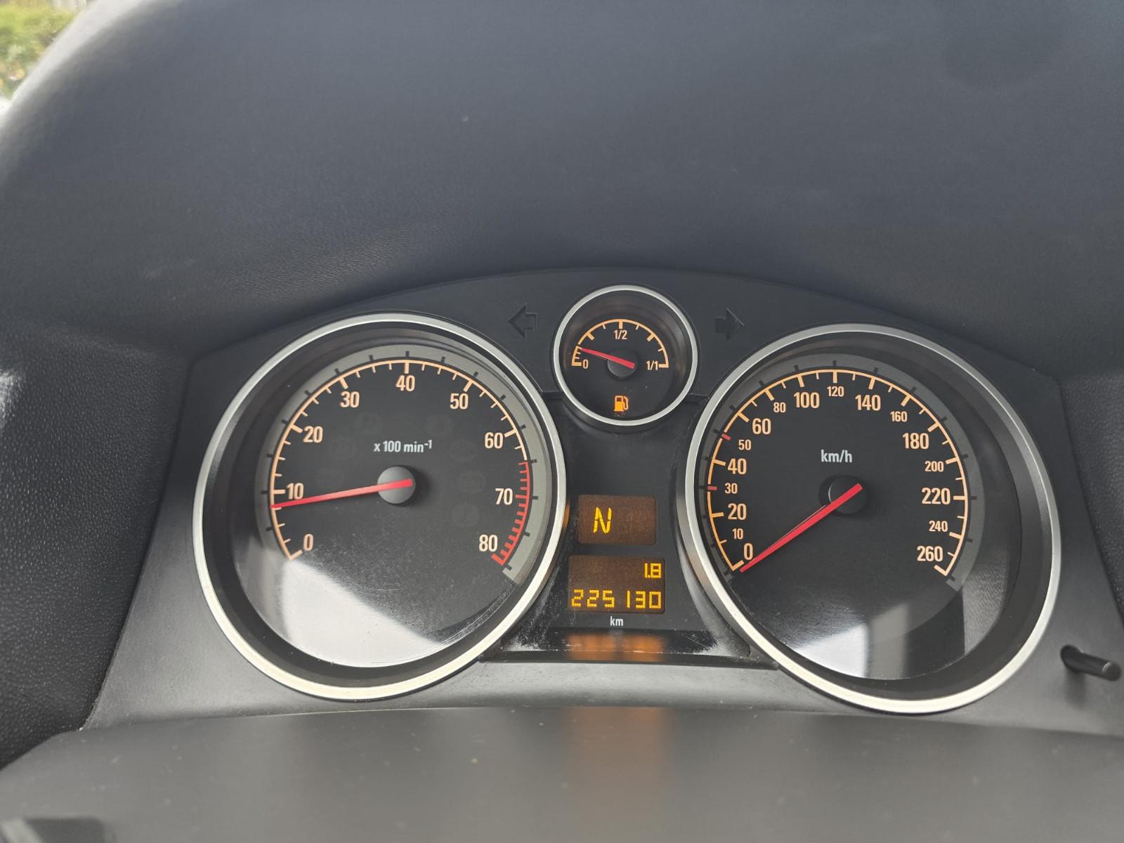 Opel Astra 2008 — photo 16