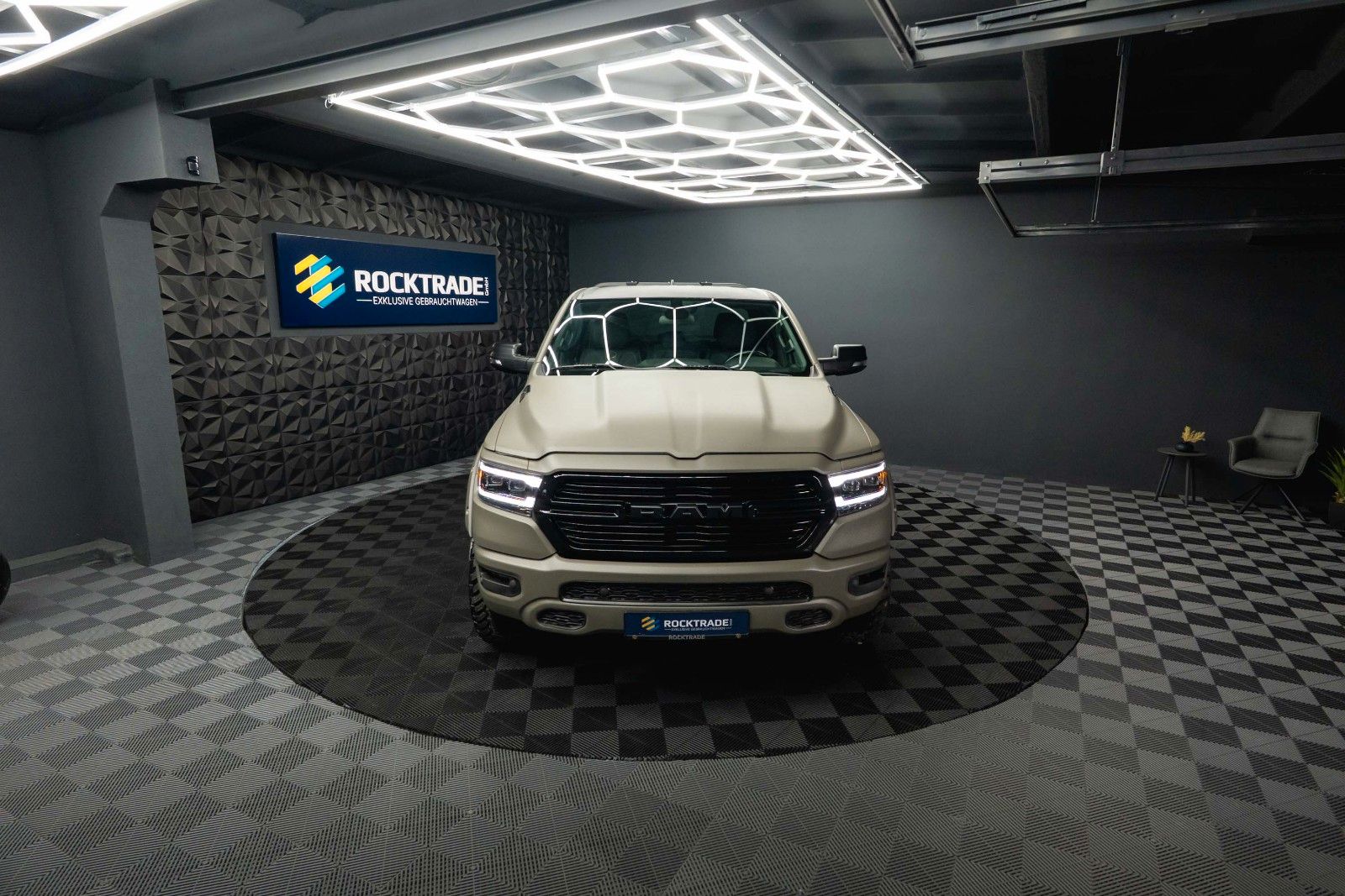 Fahrzeugabbildung Dodge RAM 5.7 V8 HEMI 4x4 OFFROAD LONGBED RAPTOR Style