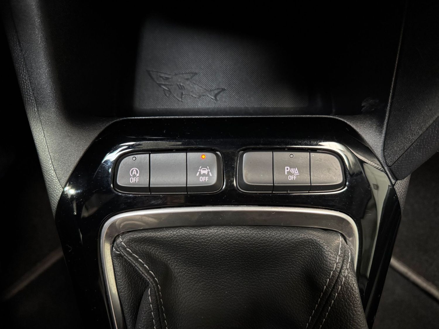 Fahrzeugabbildung Opel Corsa Edition#PDC#Temp#Lekradh.#Spur#SHZ