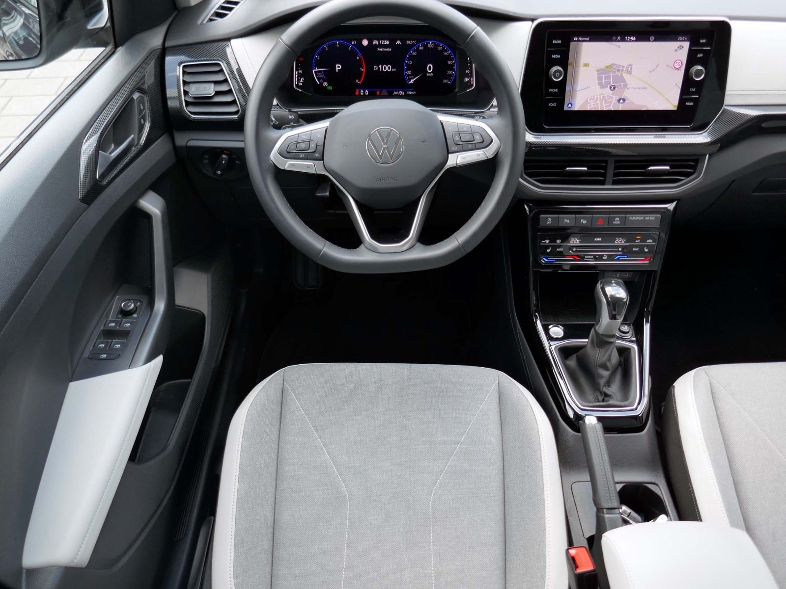 Fahrzeugabbildung Volkswagen T-Cross Style 1.0 TSI | LED AHK RFK ACC Navi