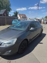 Opel Astra 1.4 Turbo *TÜV NEU *SCHECKHEFT *KLIMA - Opel Astra in Frankfurt (Main)