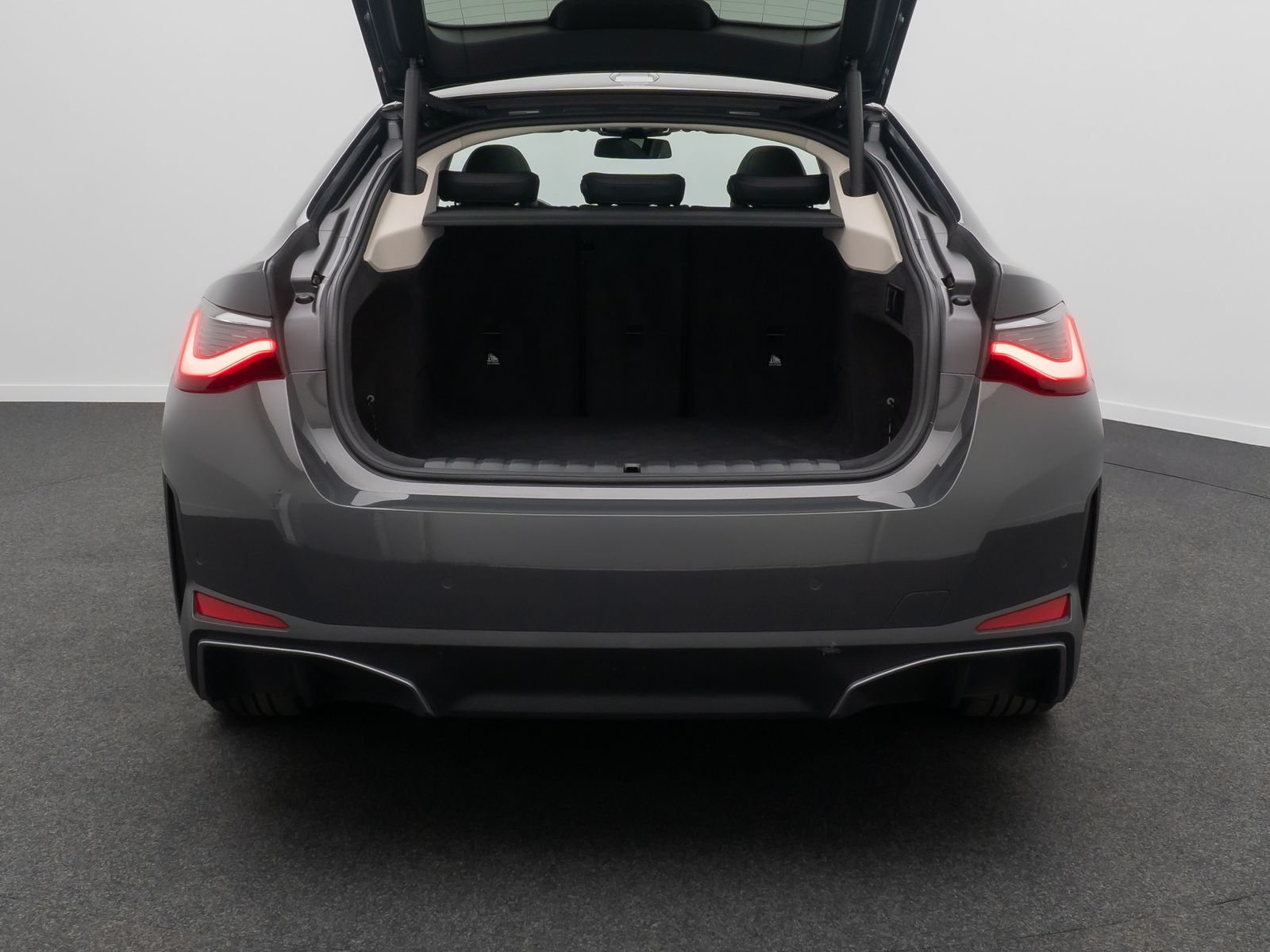 Fahrzeugabbildung BMW i4 eD35 Gran Coupe Glasdach HUD Komfort 360&deg;H/K