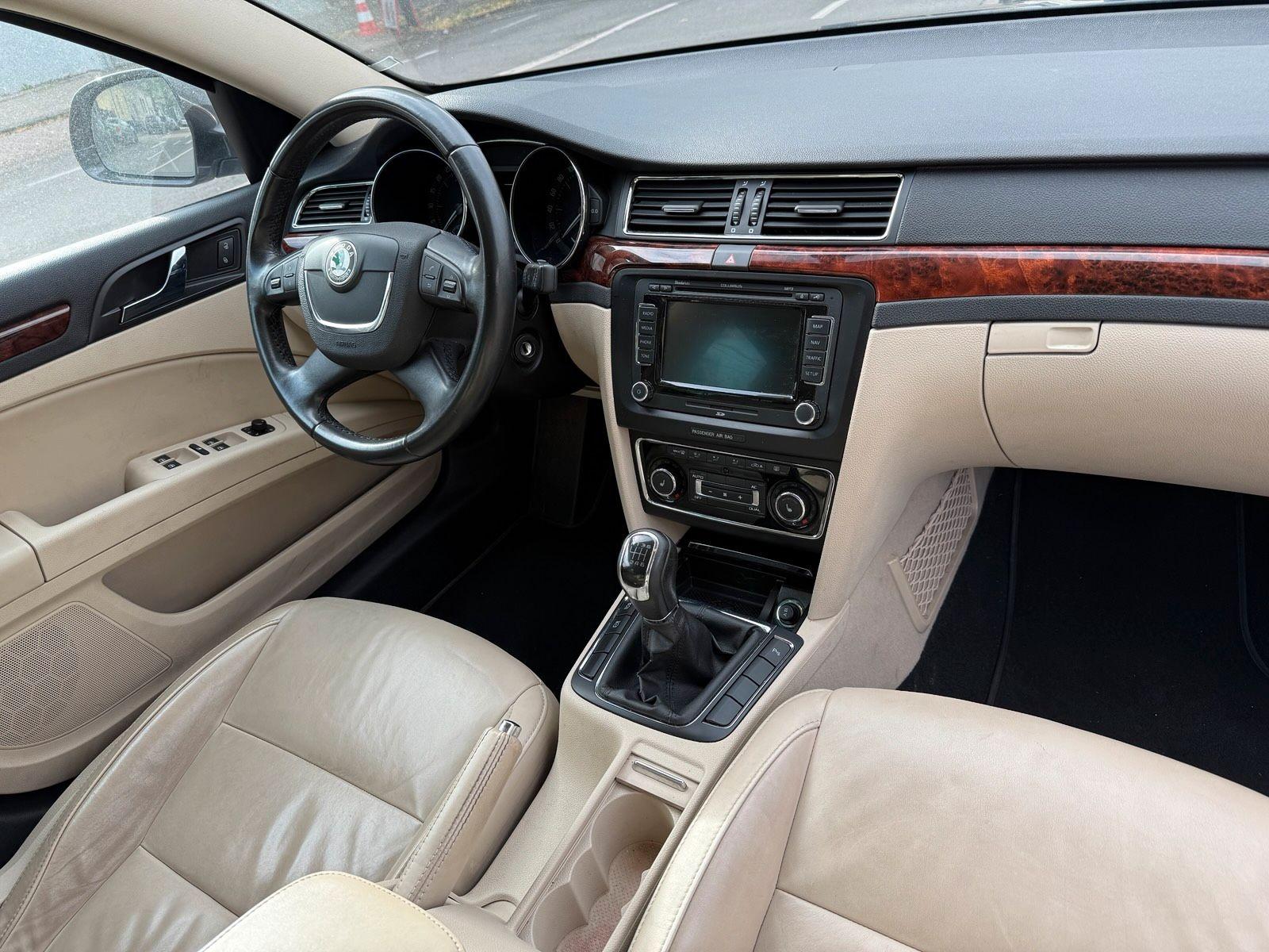 Skoda Superb 2010 — photo 10