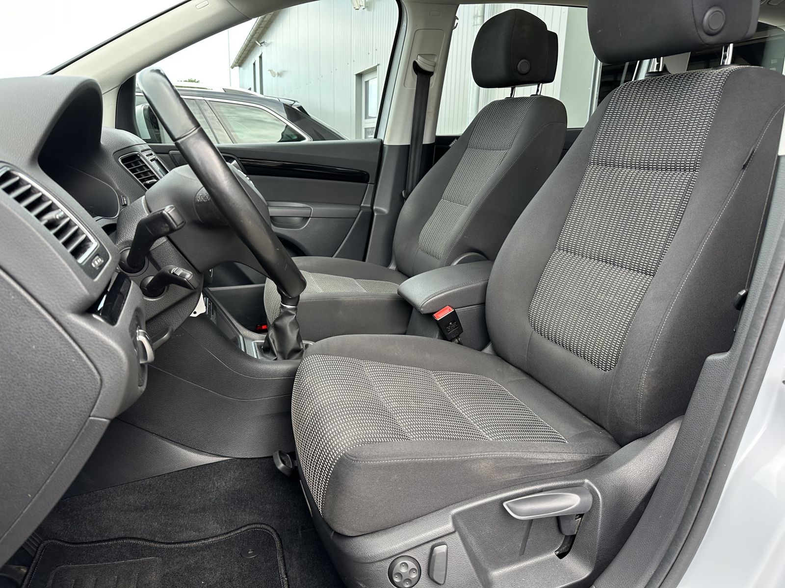 Fahrzeugabbildung SEAT Alhambra 2.0 TDI 4D Style NAV+XEN+AHK+ACC+PANO