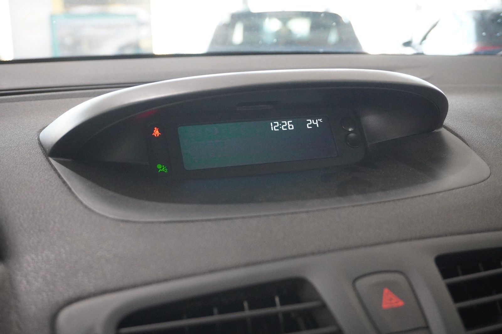 Fahrzeugabbildung Renault Megane Grandtour 1.6 AUTHEN. KLIMA/PDC/NEBEL/AHK