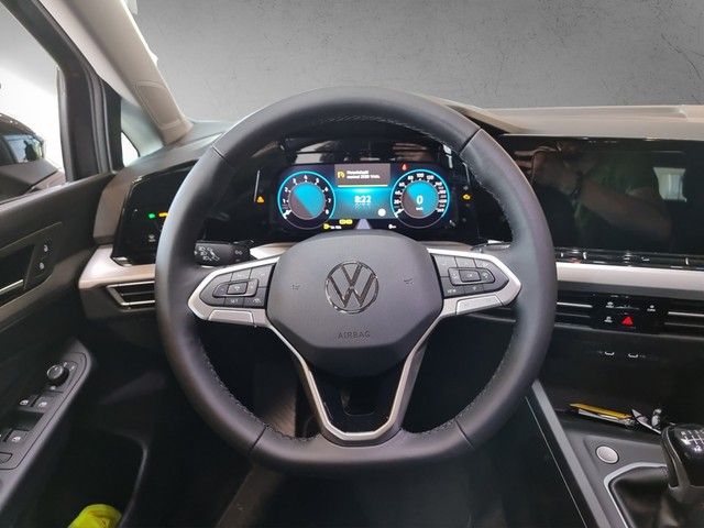 Fahrzeugabbildung Volkswagen Golf VIII Variant TSI Life LED Navi Climatronic