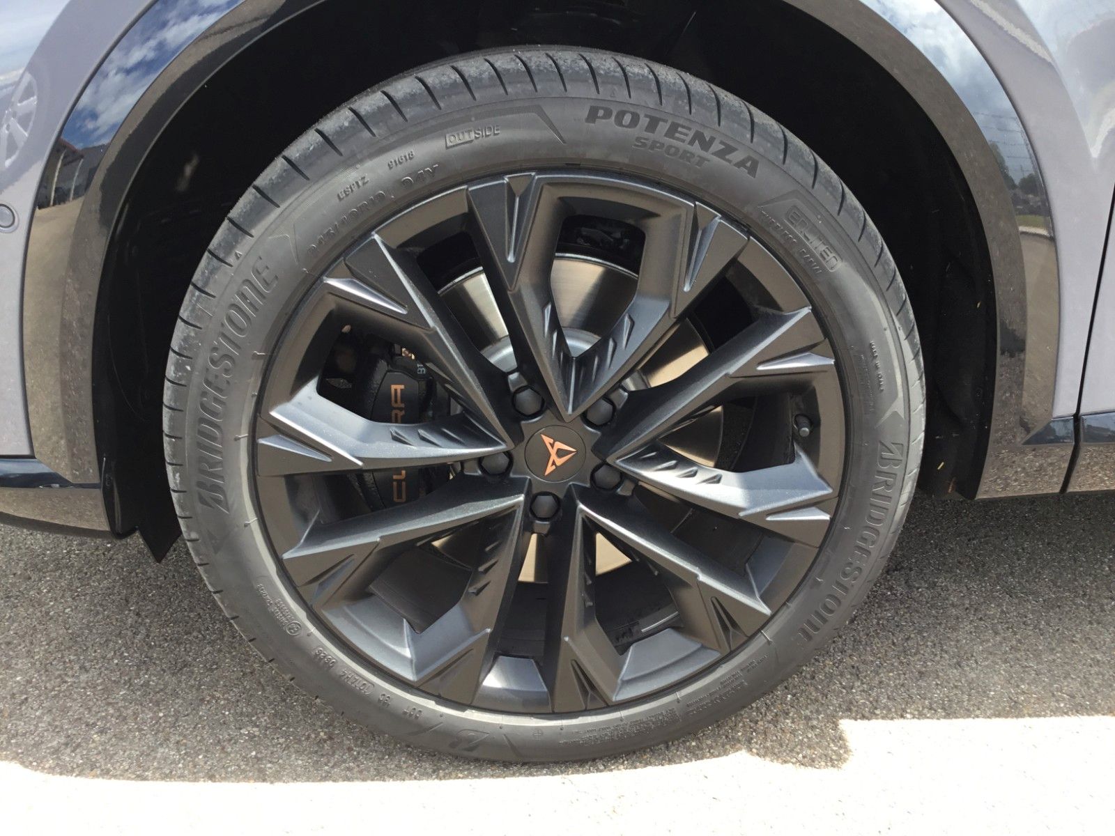 Fahrzeugabbildung CUPRA Formentor 2.0 TSI VZ Black Edition DSG+Pano+AHK