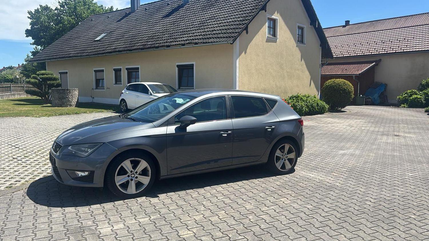 Seat Leon FR++Navi,LED,TÜV 01/28++
