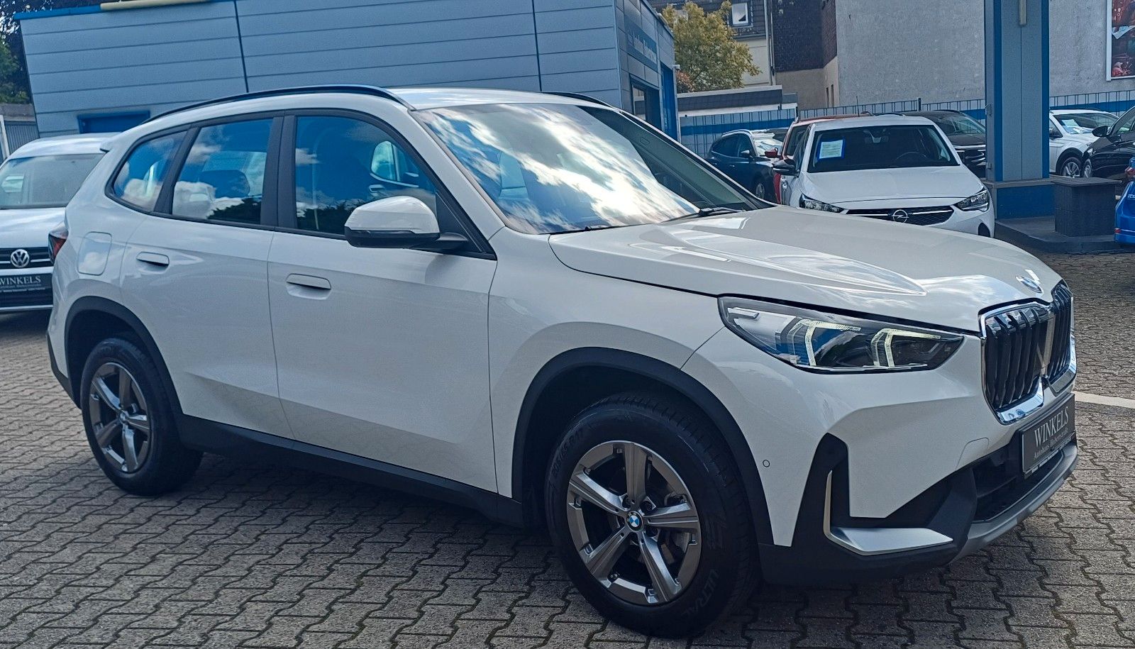 BMW X1 sDrive18iA-Klimaa-Navi-360°-Memory-HeadUp-SHS foto 5