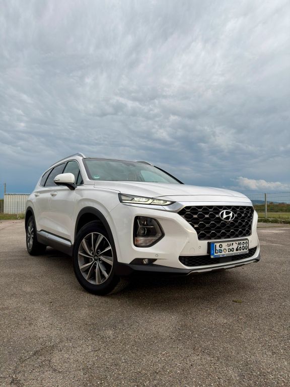 Image of Hyundai SANTA FE