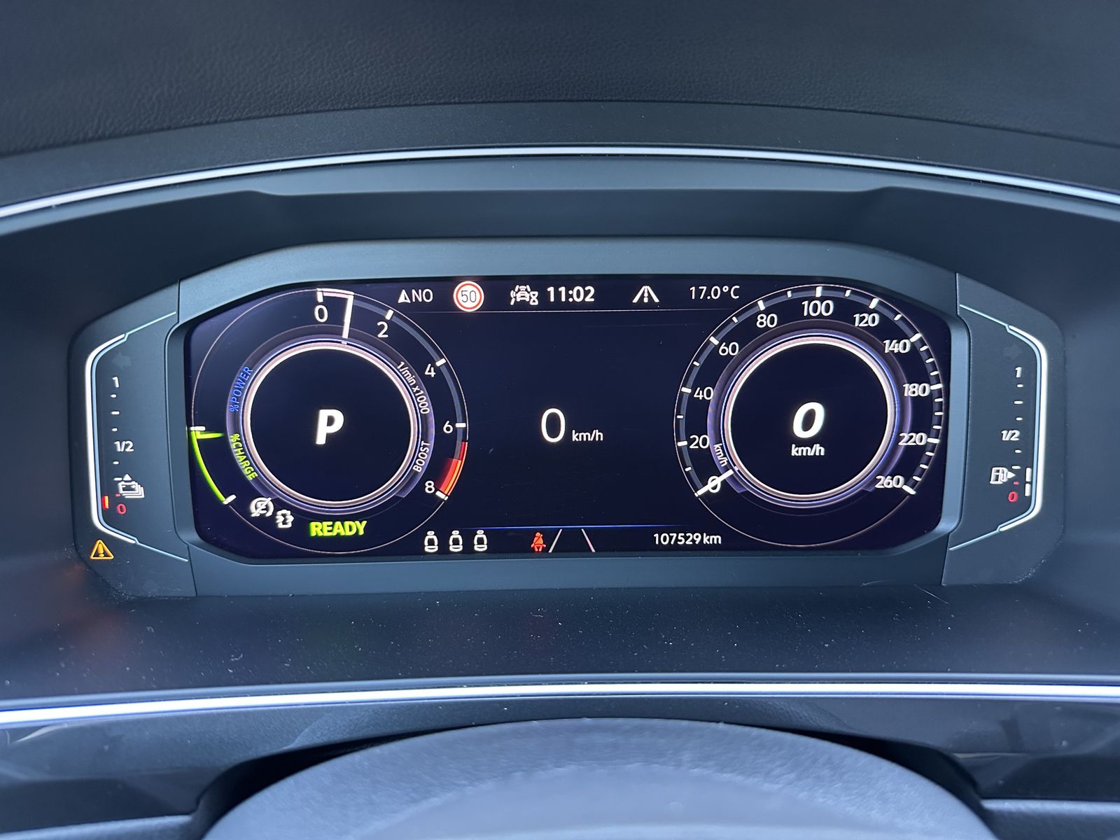 Fahrzeugabbildung Volkswagen Tiguan eHybrid R-Line Black NAV+LED+ACC+20ZO+AHK