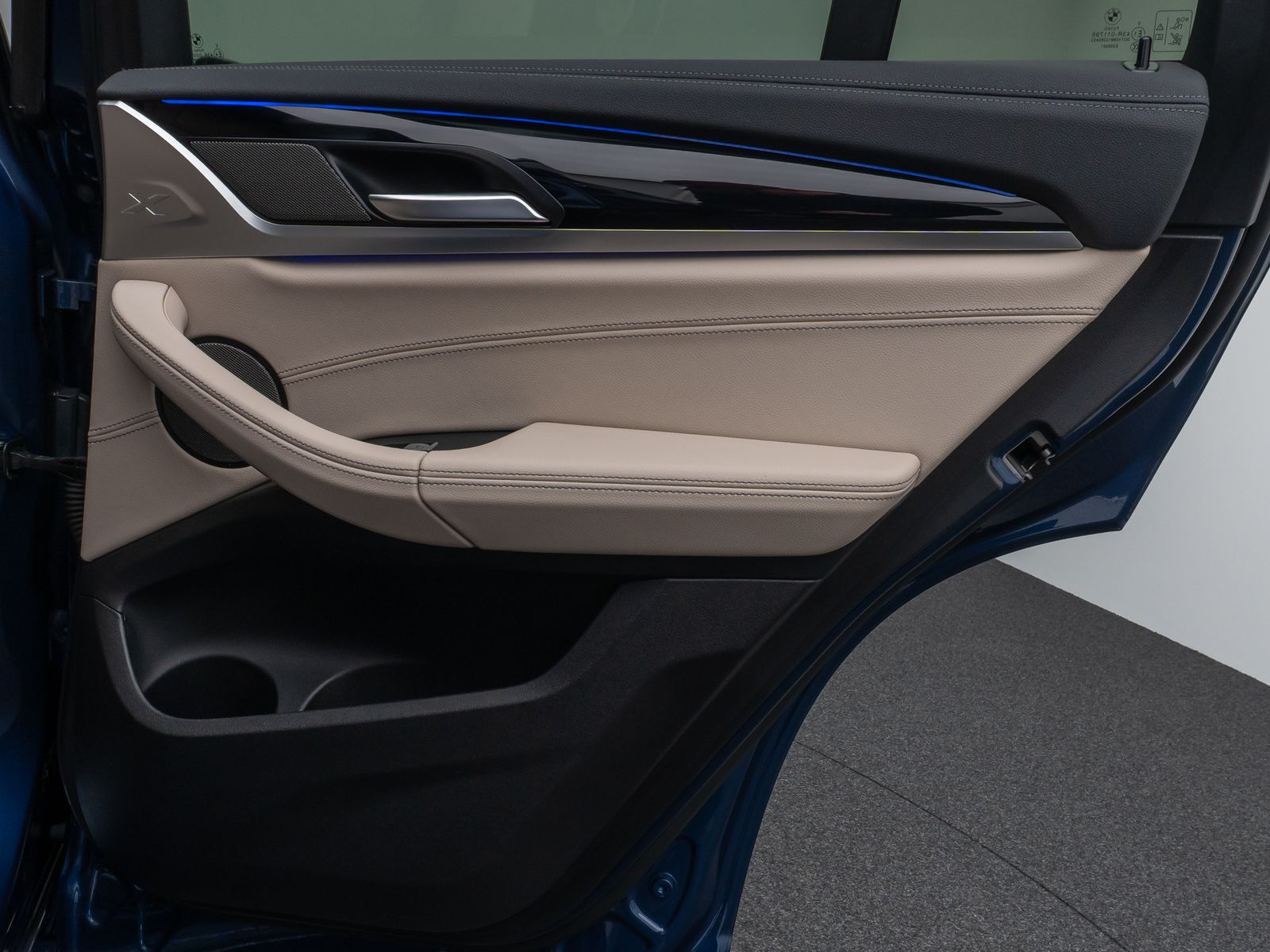 Fahrzeugabbildung BMW X4 xD30d M Sport Panorama Kamera HUD H/K AHK 21"