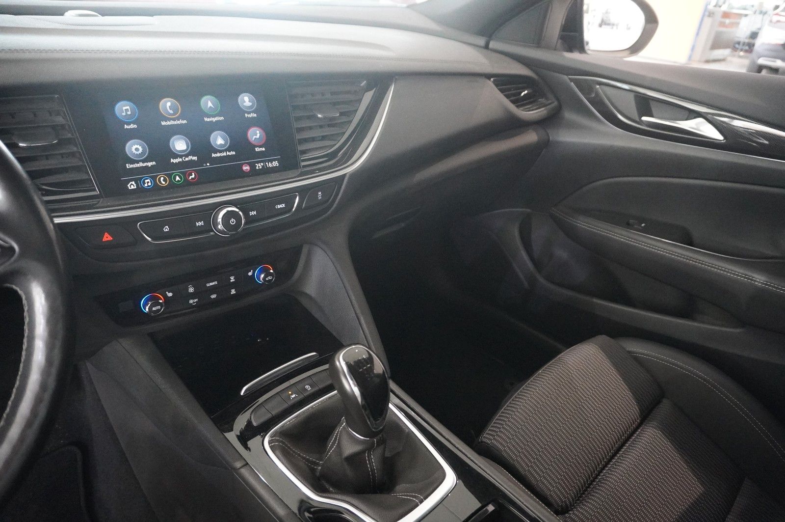 Fahrzeugabbildung Opel Insignia B ST 2.0D BUSINESS NAVI/LED/KAMERA/AHK