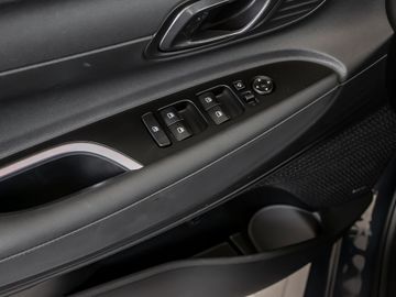 Hyundai i20 1.0 Blackline Kamera Navi BOSE Spurhalteassi