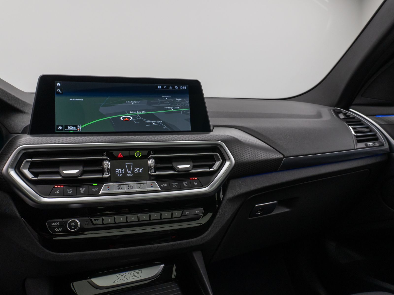 Fahrzeugabbildung BMW X3 xD20d M Sport Panorama Kamera Laser HUD HiFi