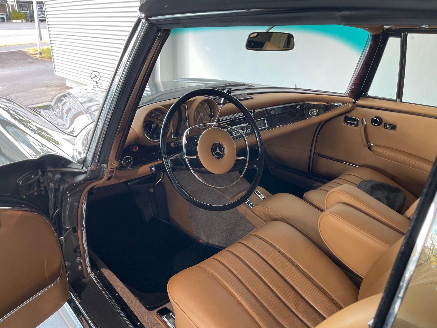Fahrzeugabbildung Mercedes-Benz 280 SE - W111 Cabriolet Flachkühler/dt. Zul.