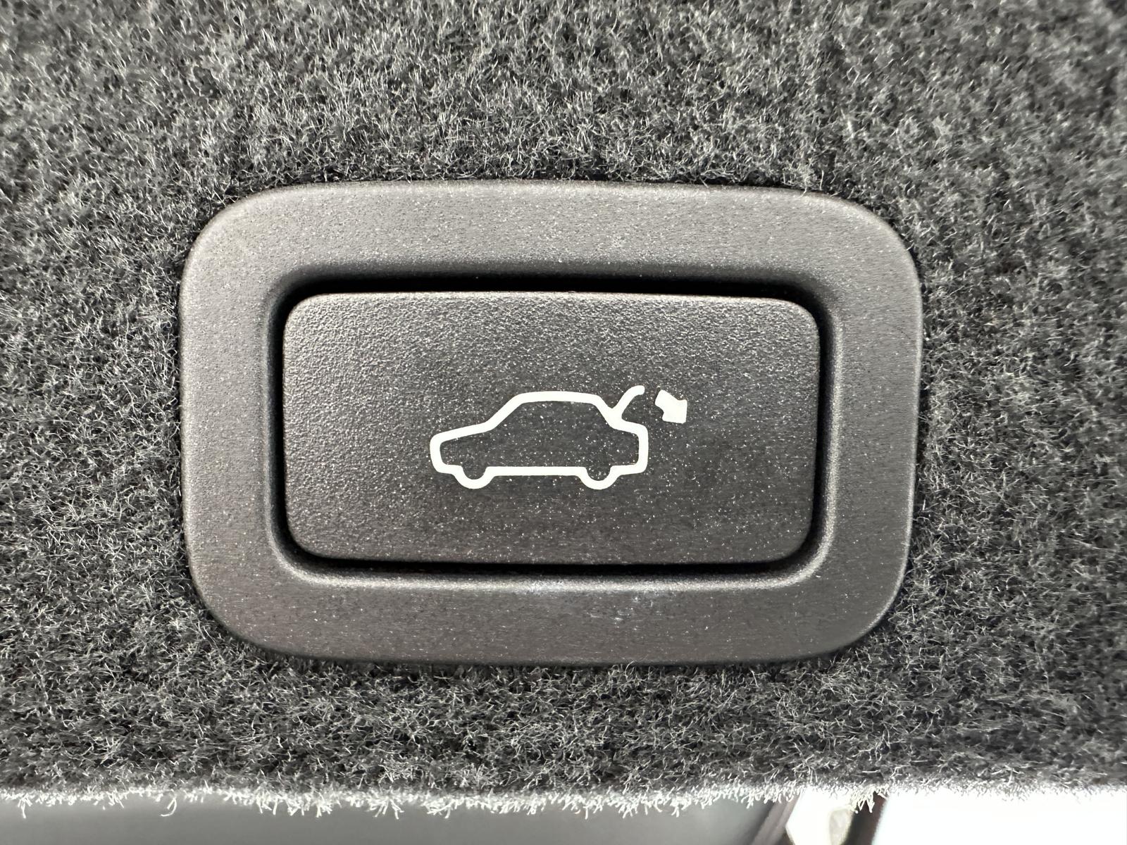 Volvo XC60 Summum 2WD "LEDER-NAVI-PANO-SITZH-PDC-ALU"