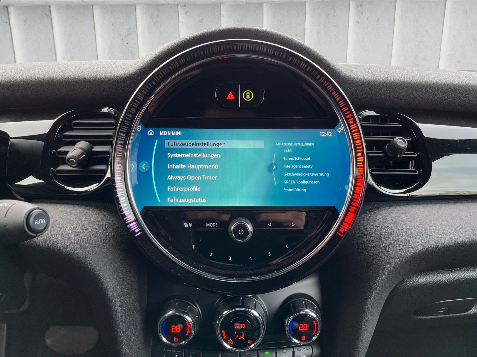 Fahrzeugabbildung MINI Cooper Cabrio Cooper Cabrio*LED*SHZ*DAB*CarPlay*