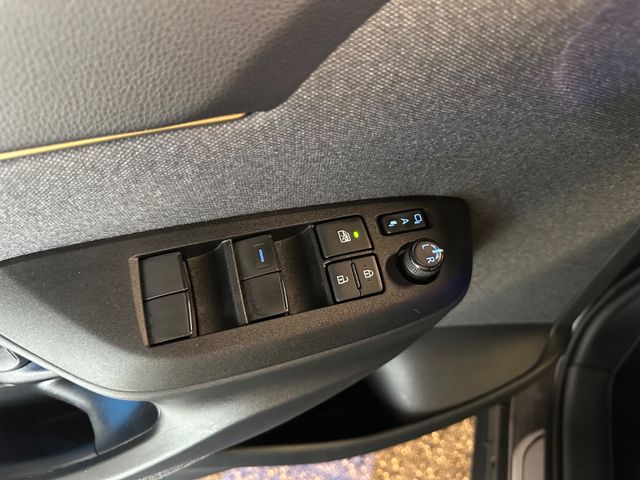 Toyota Yaris Cross Hybrid AWD-i Premiere Edition *AHK*