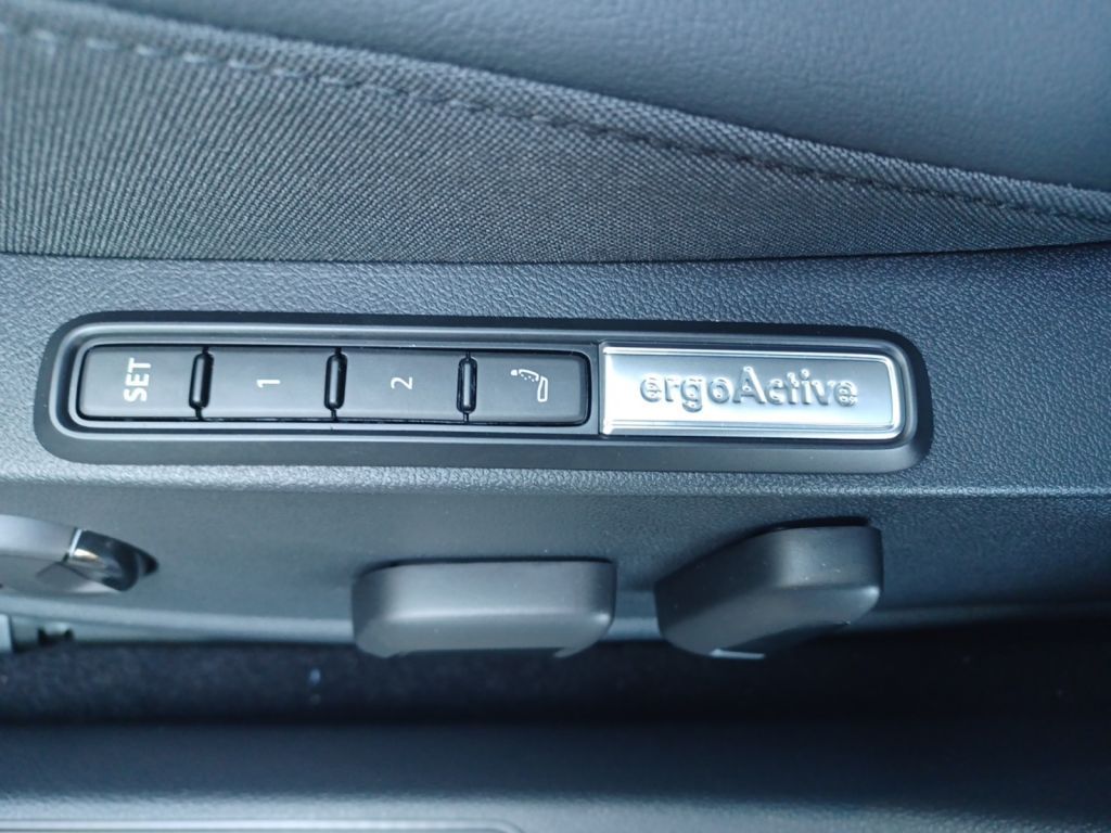 Fahrzeugabbildung Volkswagen Golf 1.5 TSI OPF Style, Shzg, LED Plus, Climatro