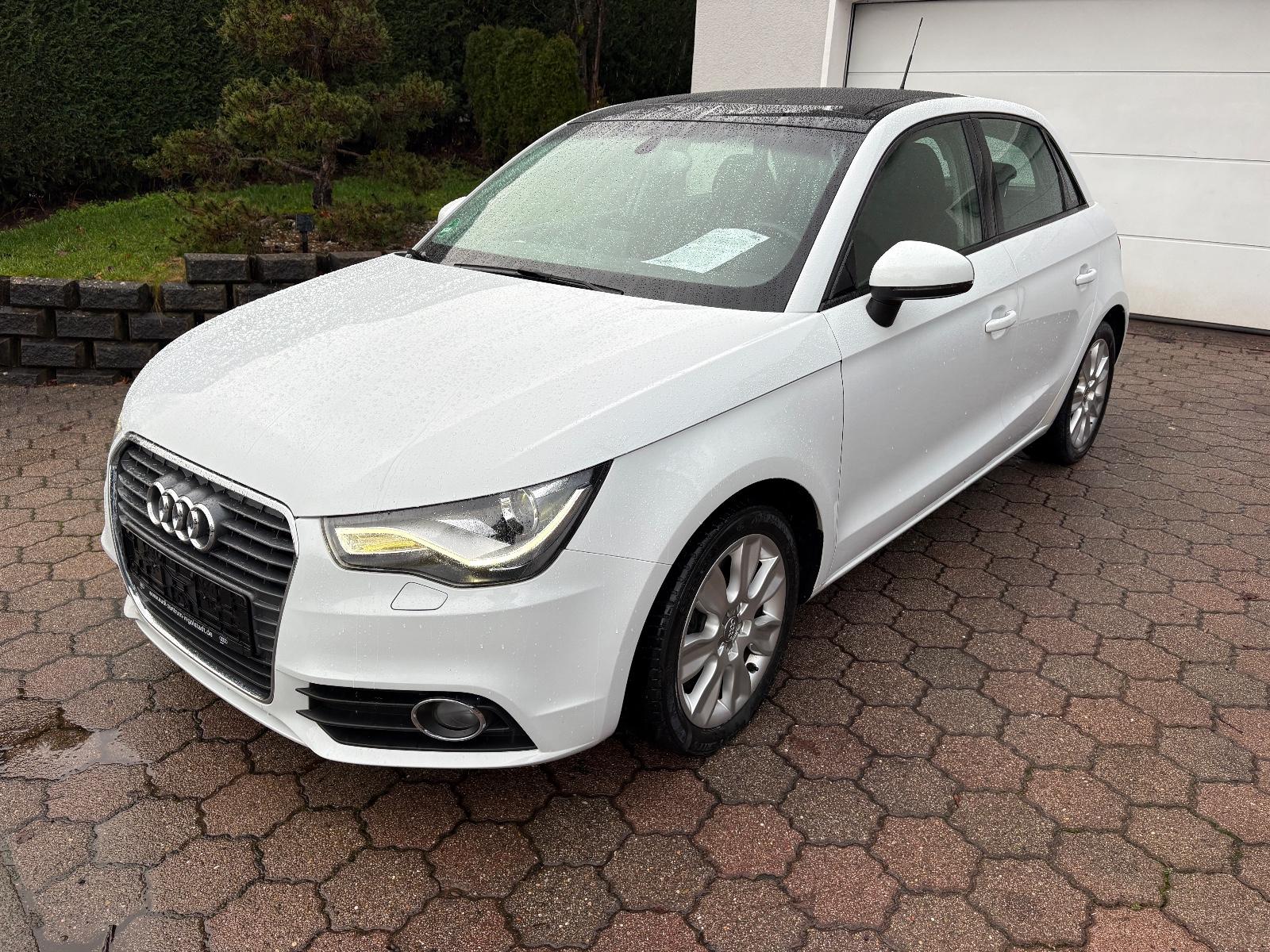 Audi A1S-Line,5 Türer,8XALU,XENON,SAUBER!