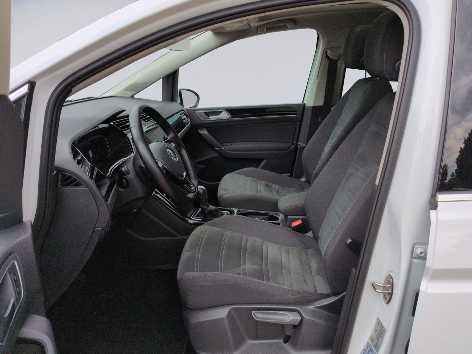 Touran 1.5 TSI DSG Highline/ R Line PANO+7SITZE