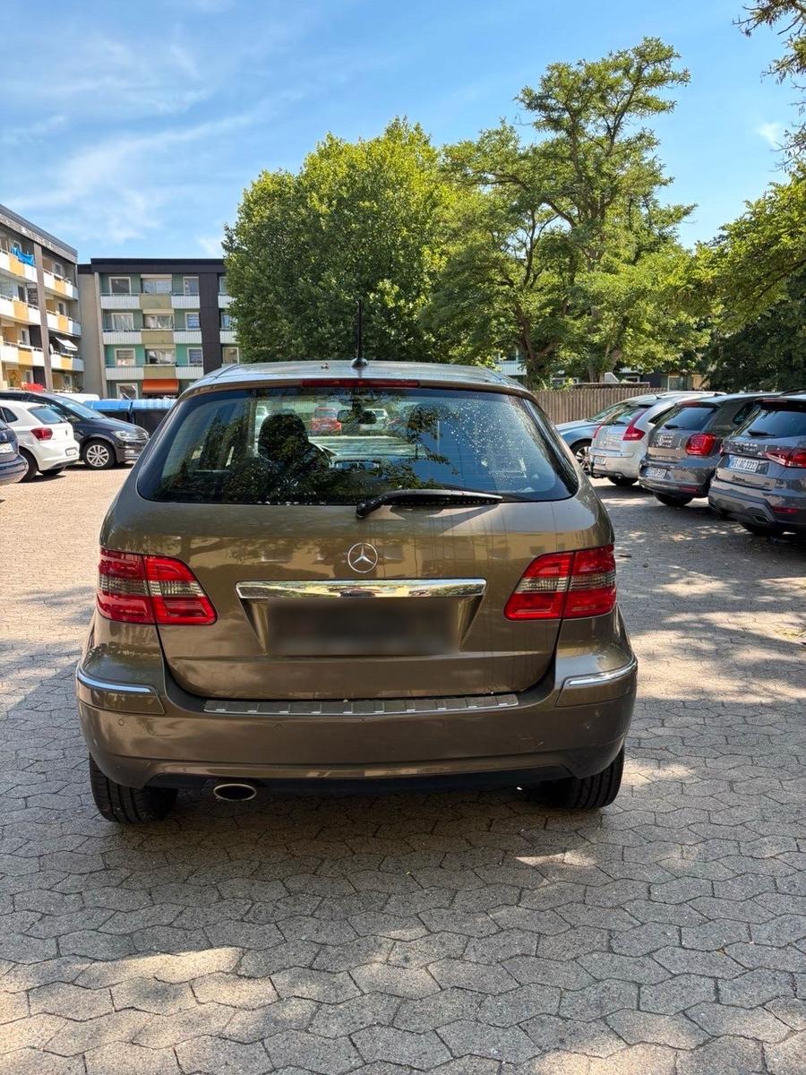 Mercedes-Benz B200 2012 — photo 5
