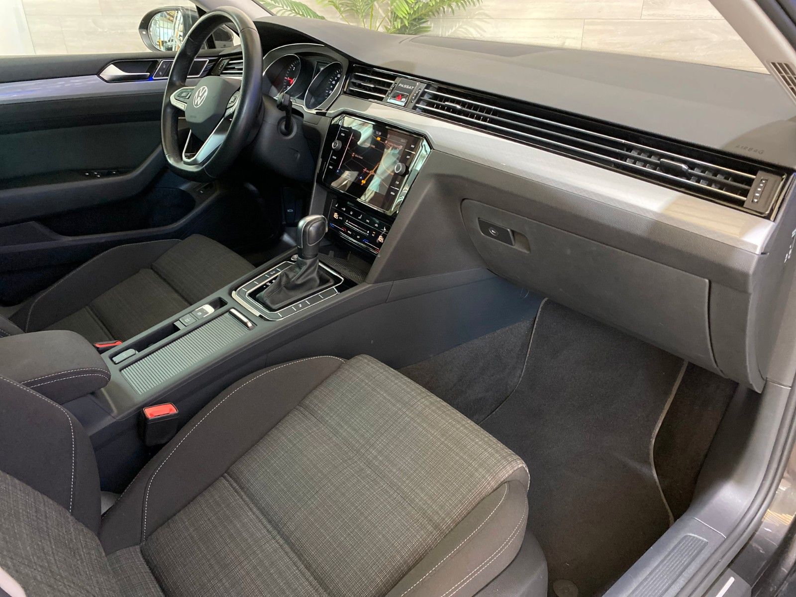 Fahrzeugabbildung Volkswagen Passat Variant Business 2,0TDI *LED*NAVI *ASSIST