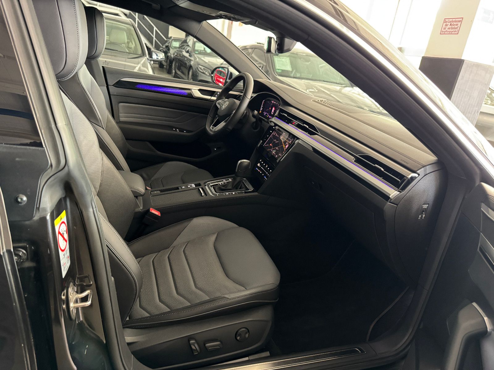 Fahrzeugabbildung Volkswagen ARTEON SB DSG ELEGANCE PANO IQ-LIGHT VW GARANTIE