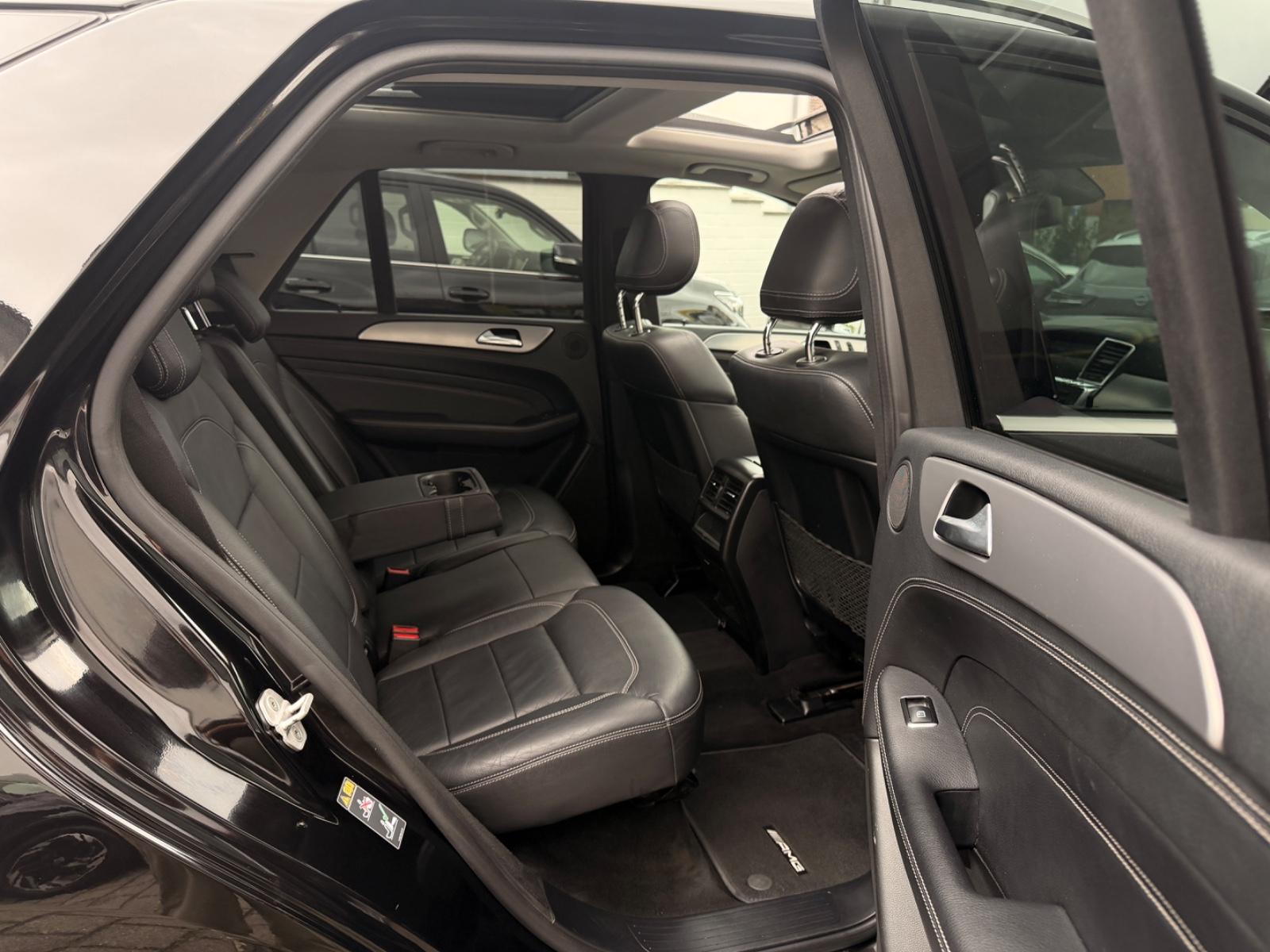 Mercedes-Benz ML 350 ML BlueTec 4Matic AMG*Pano.*AHK*