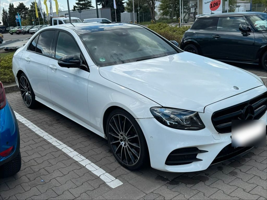 Image of Mercedes-Benz E 220