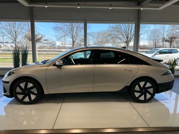 Fahrzeugabbildung Hyundai IONIQ 6 2WD 77,4 kWh 229 PS UNIQ-Paket