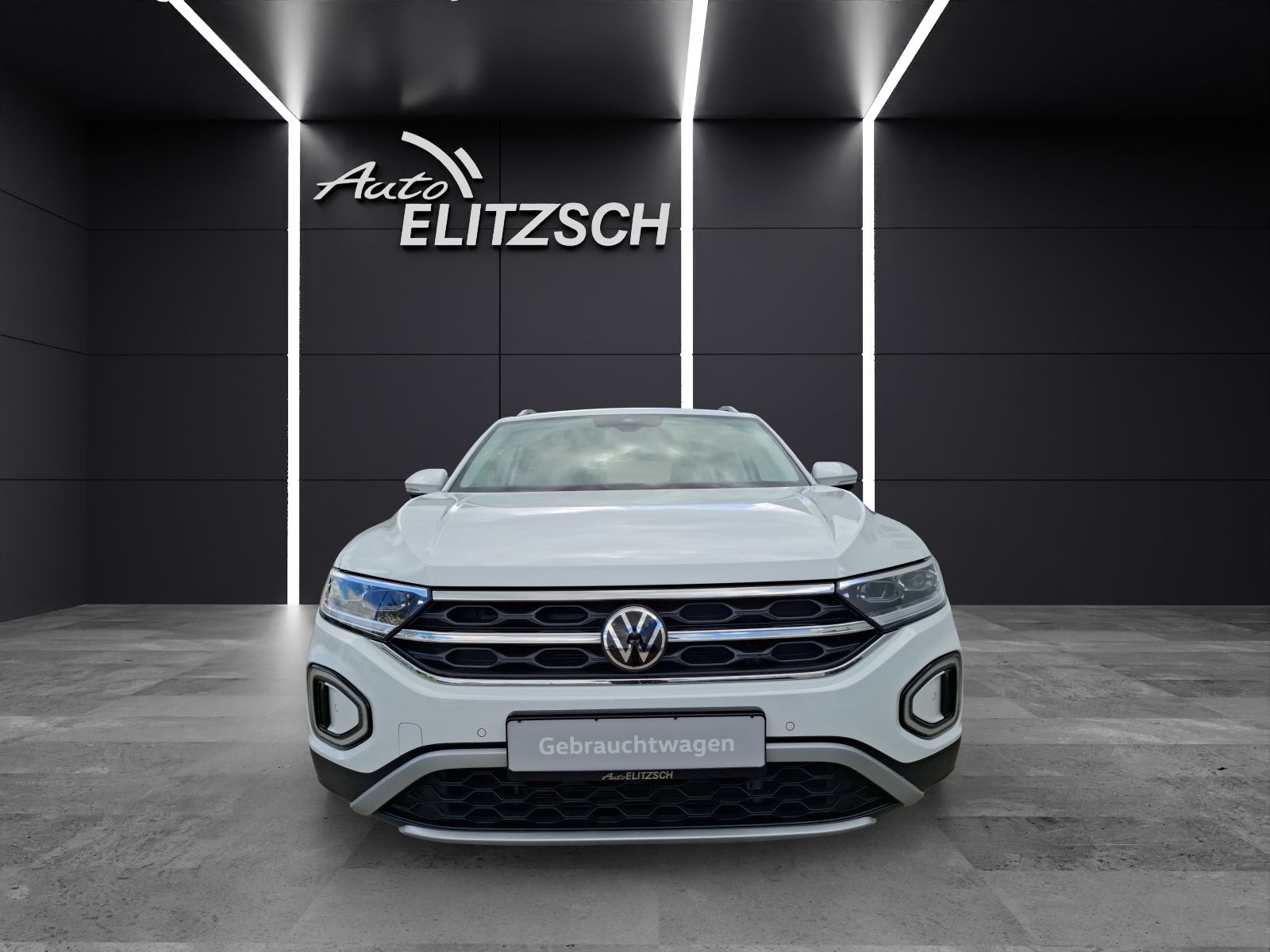 Fahrzeugabbildung Volkswagen T-Roc TSI Style DSG LED plus Navi AID ACC RFK SH