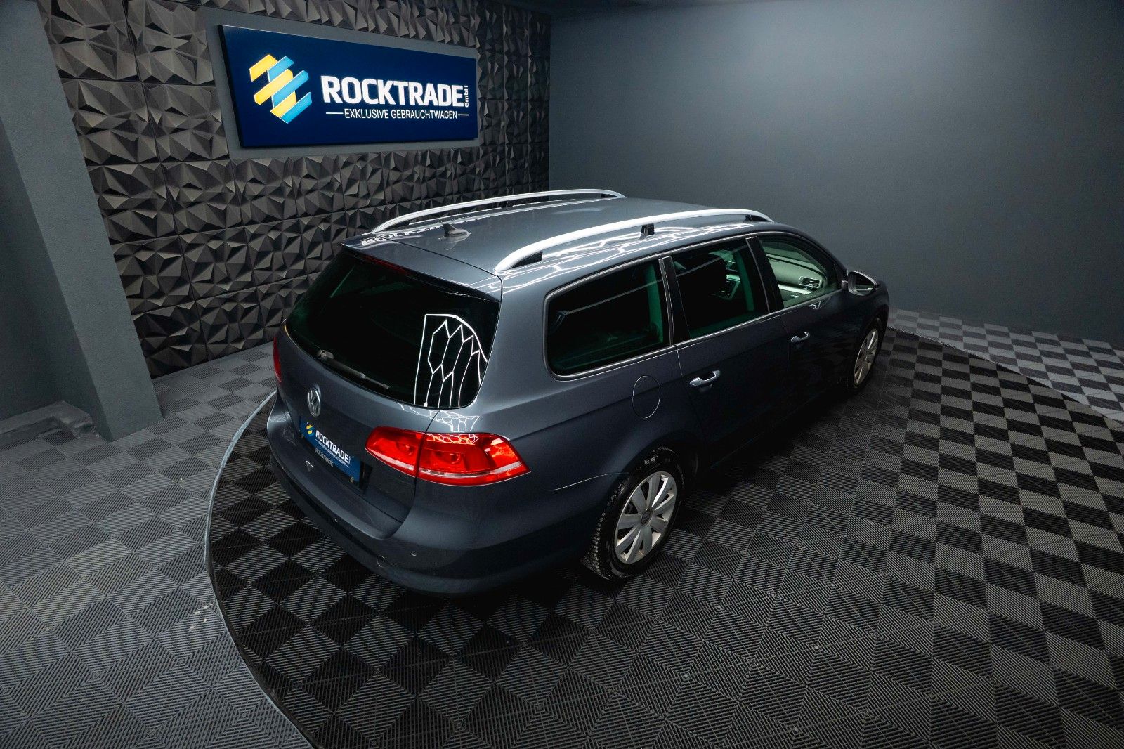 Fahrzeugabbildung Volkswagen Passat Variant 1.6 TDI Trendline BlueMotion TÜV