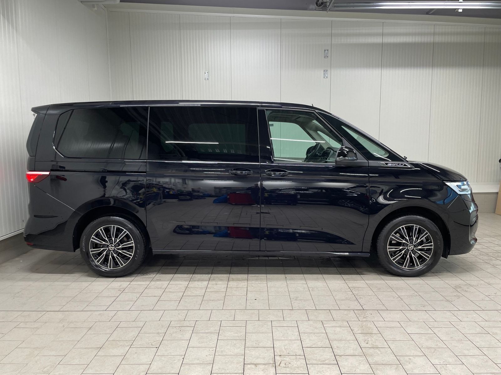 T7 Multivan Life LR 2.0 TDI MATRIX-LED PANO ACC