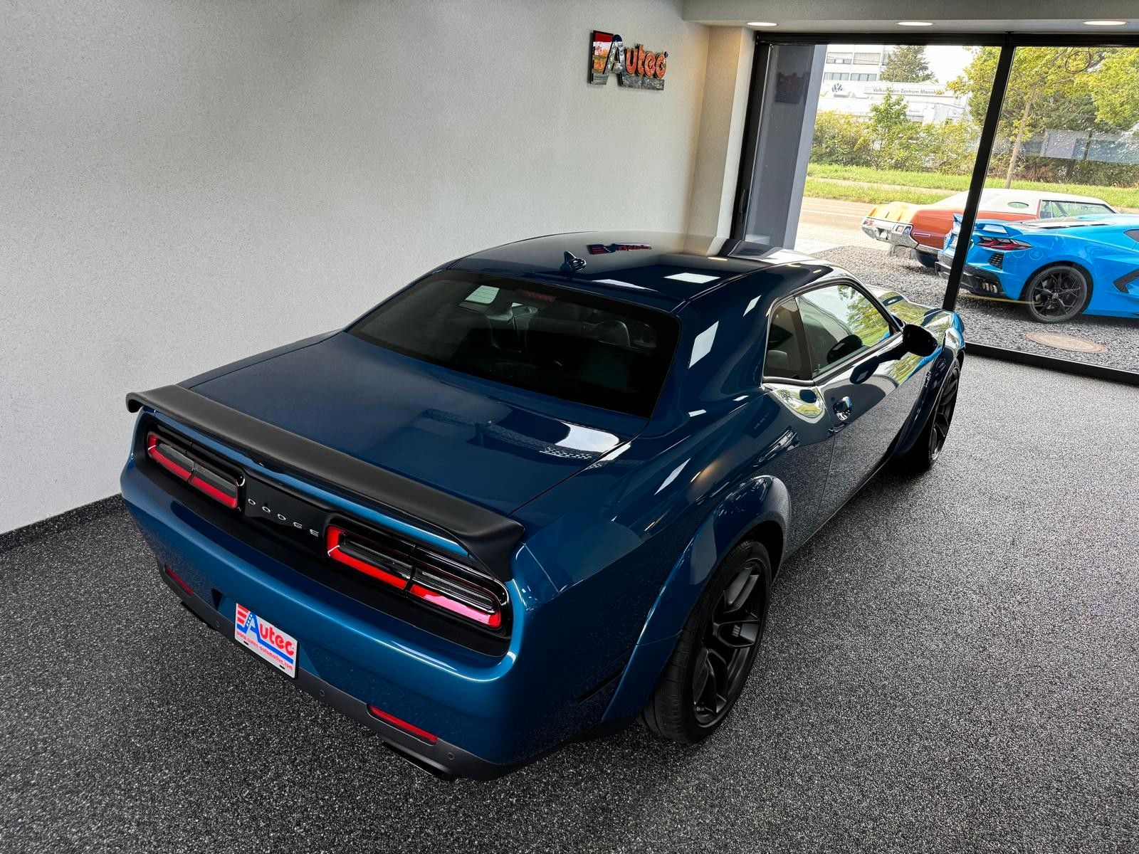 Fahrzeugabbildung Dodge CHALLENGER HELLCAT JAILBREAK-LAGUNA-YELLOW CAL.-