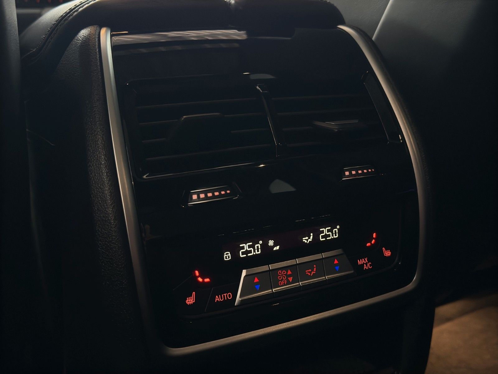 Fahrzeugabbildung BMW X5 M Competition HUD/Pano/B&W/Massage