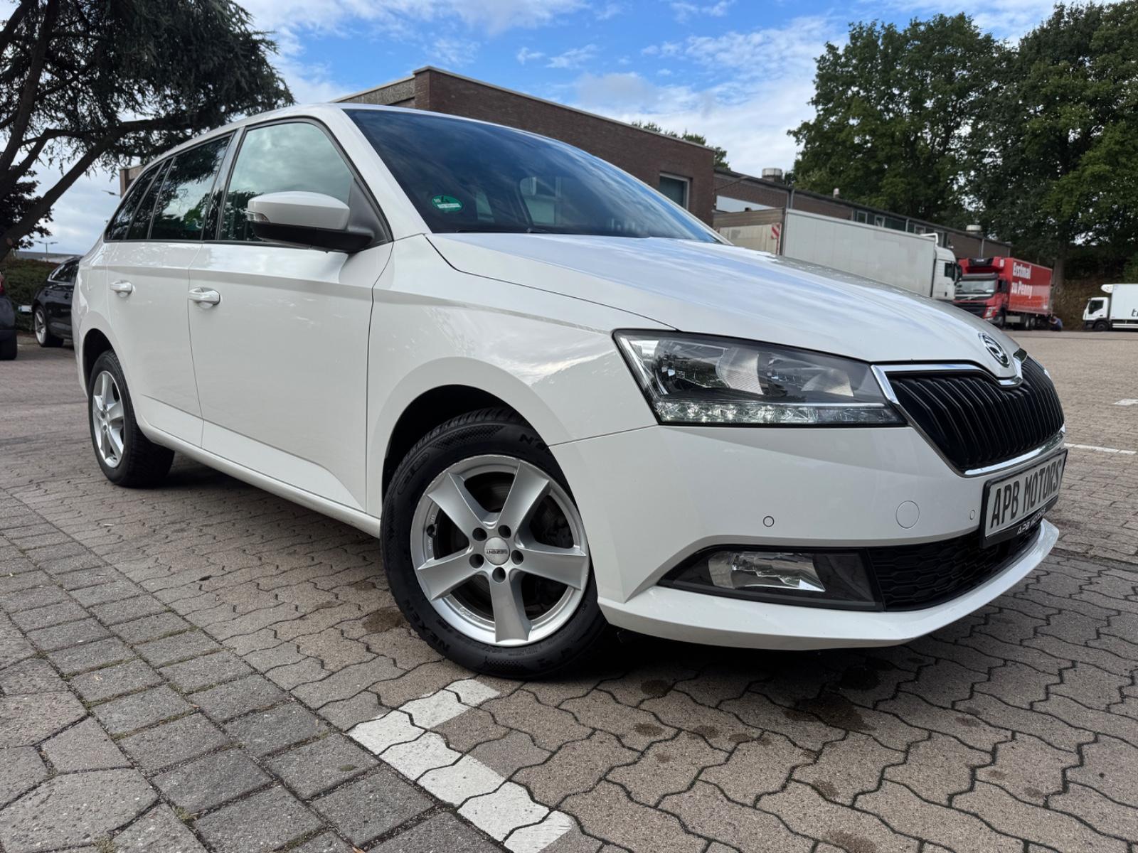 Skoda FABIA COMBI 81kW AMBITION CAM ACC AHK NAVI SHZ