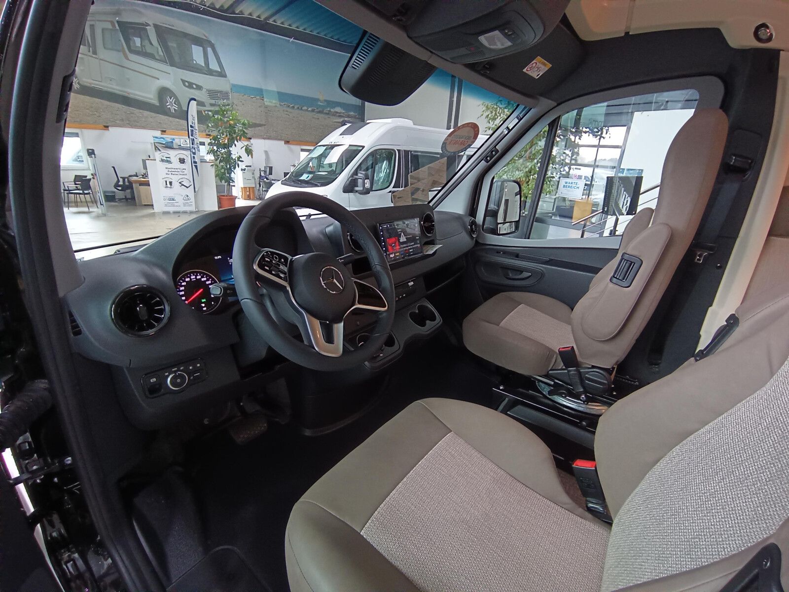 Fahrzeugabbildung Eura Mobil Profila T 676 EB Markise/SAT/TV/Solar