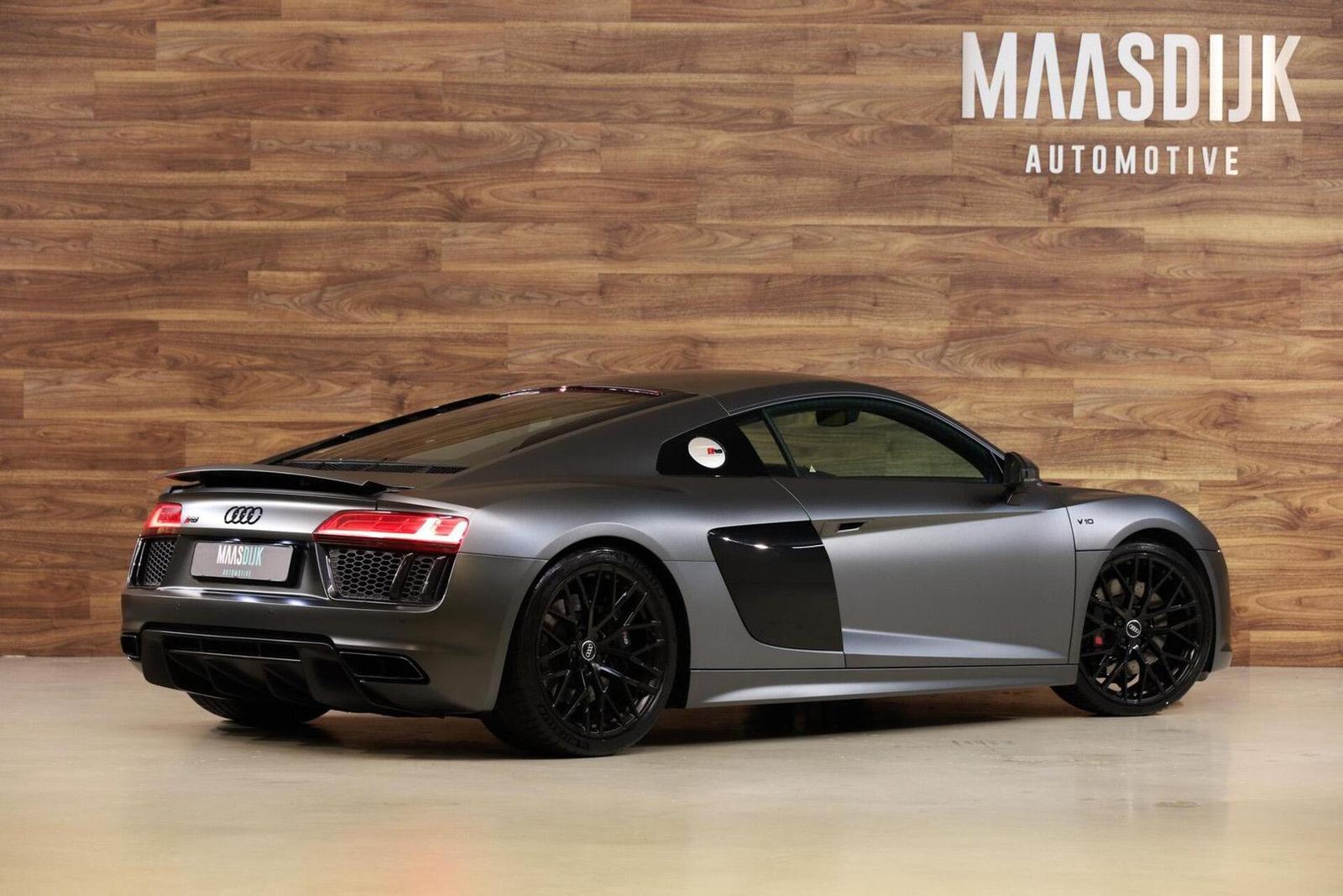 AUDI R8 5.2 V10 FSI QUATTRO